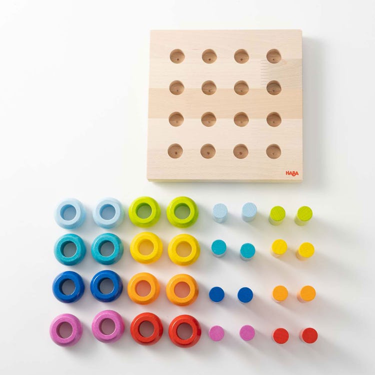 カラーリングのペグ遊び|木のおもちゃ